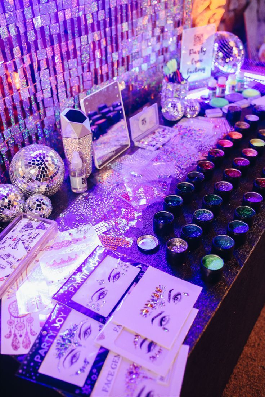 Cosmic glitter styling
